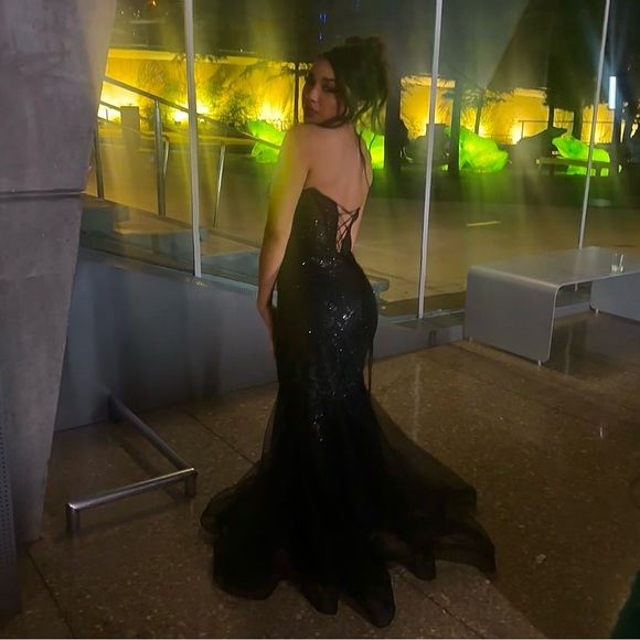 Meet your Posher, Alexa - Picture 2 of 2